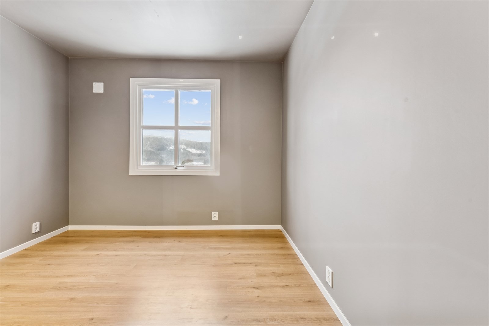 Leiligheten har et soverom. Galleribilde