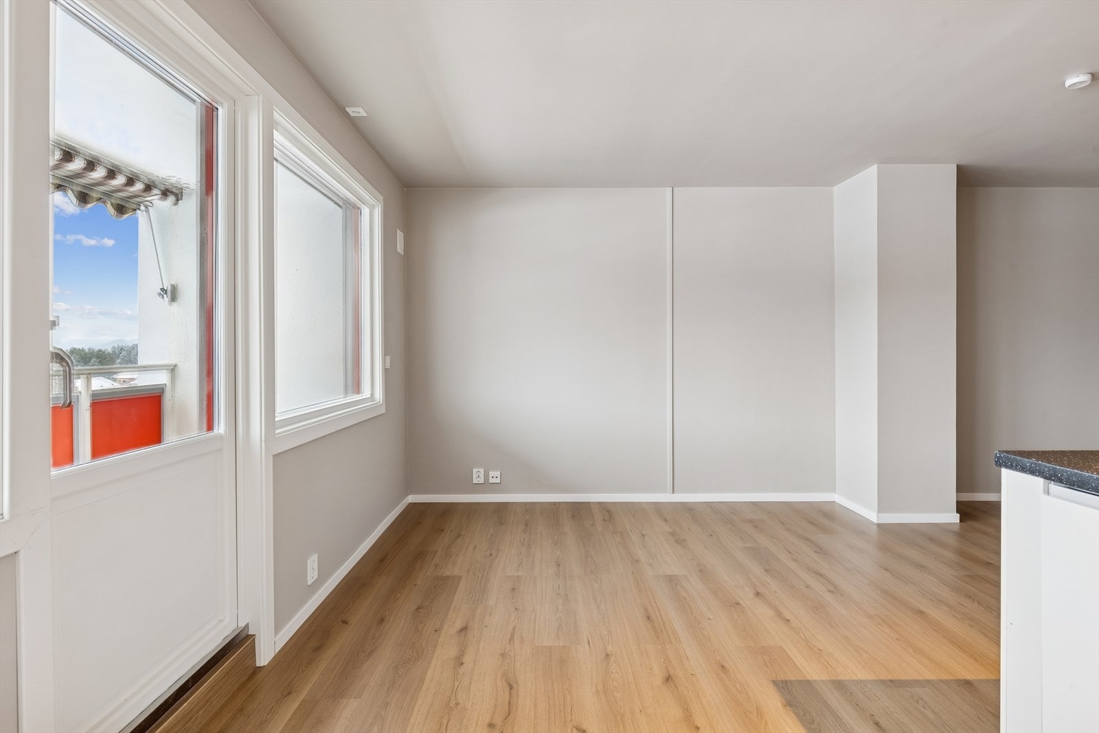 Stuedelen har god plass til spisestuedel. Galleribilde