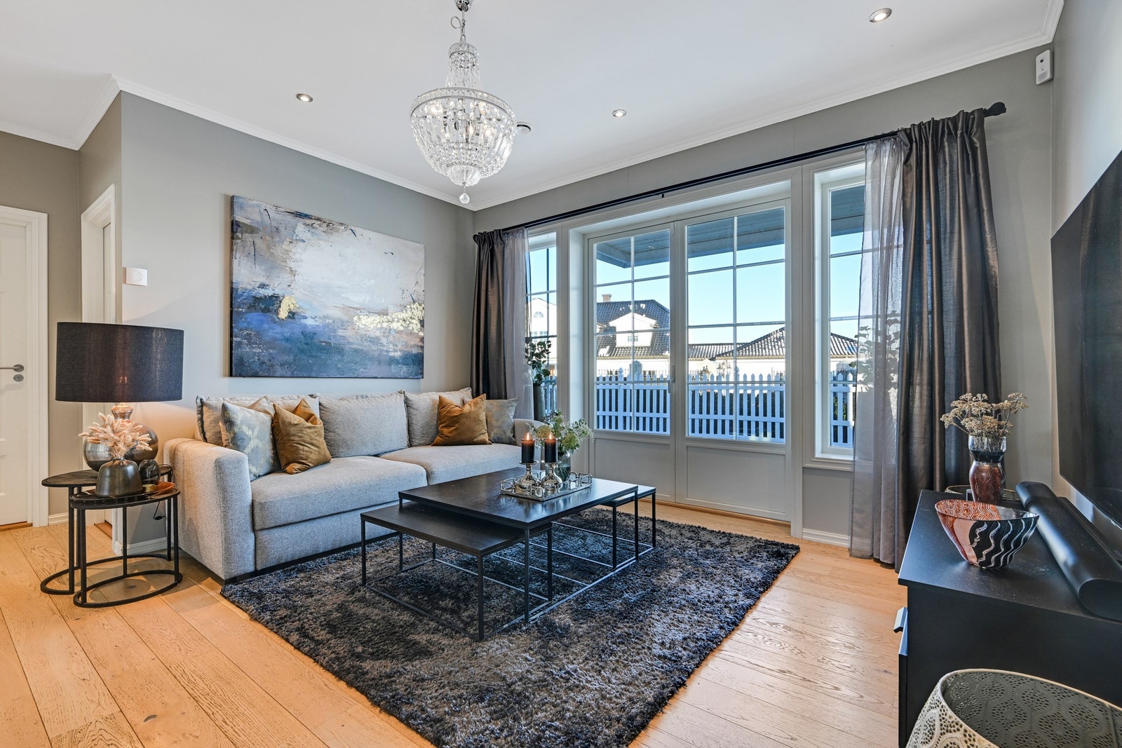 Herfra er det utgang til hagen. Galleribilde