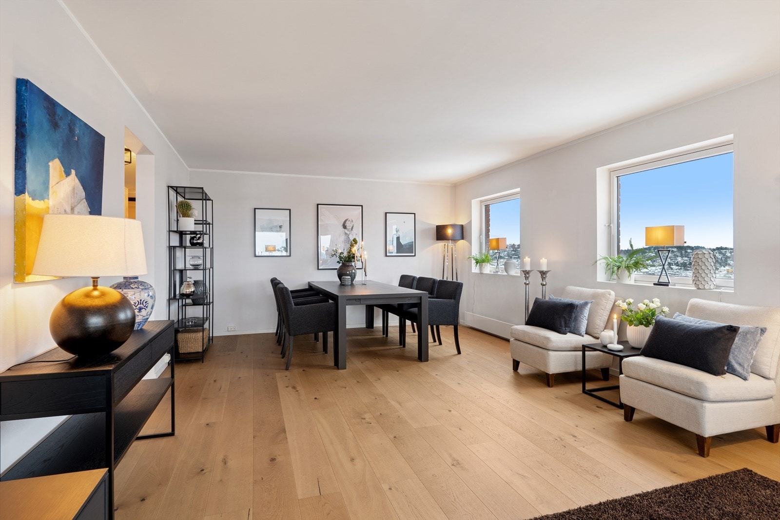 Renoveringsarbeidene i leiligheten er så harmonisk og elegant gjennomført, med lekre materialvalg, super finish, flotte farger og luksuriøse detaljer Galleribilde