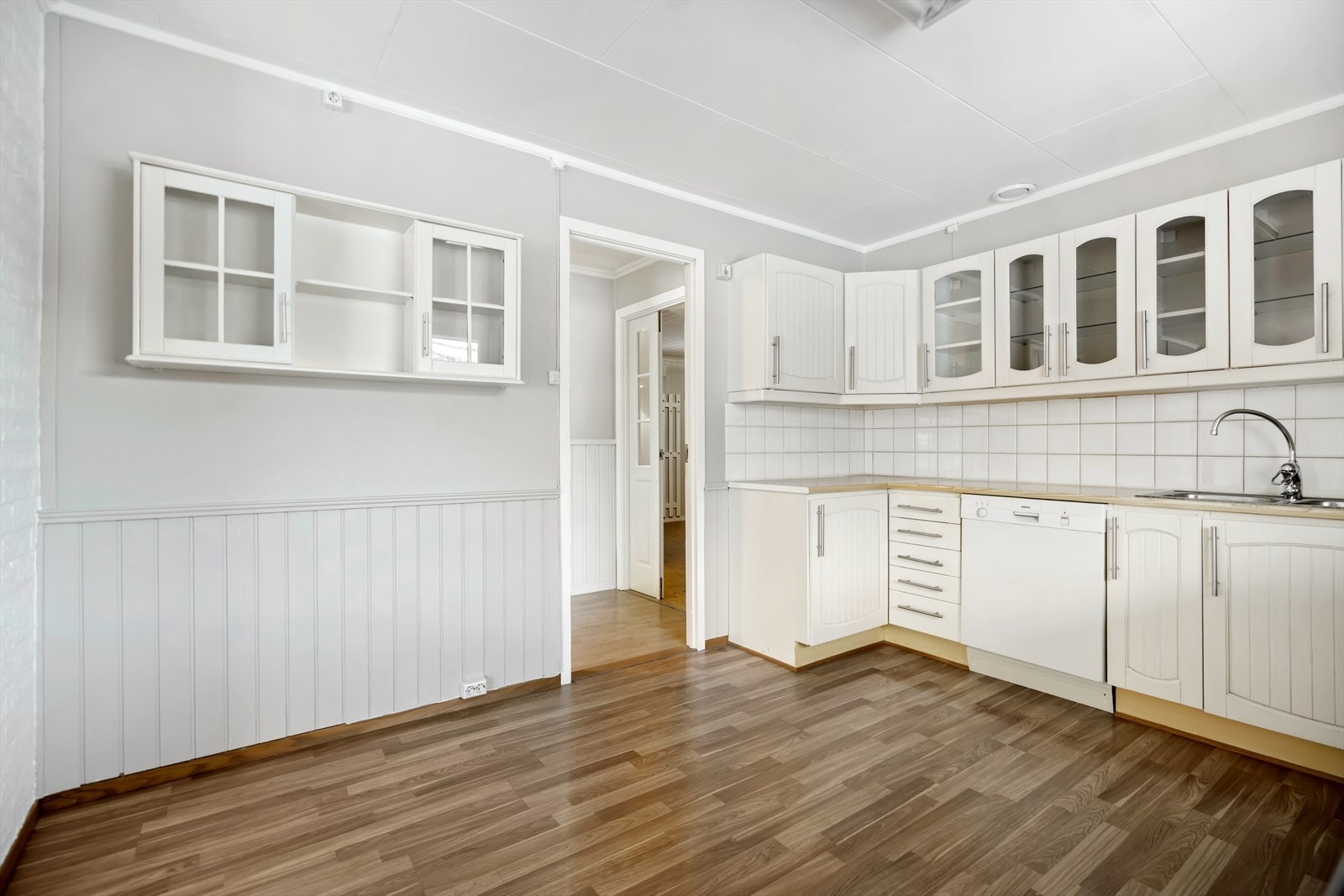 Plass til spisebord på kjøkkenet. Galleribilde