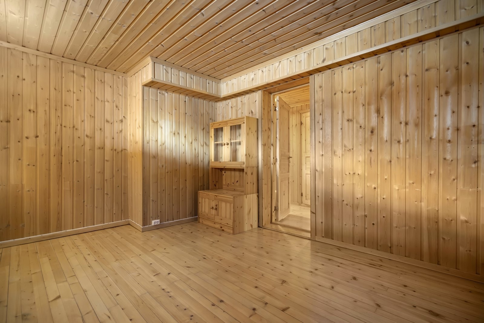 Kjellerrom 2- (Kjeller er innredet på 1980-tallet, men ikke omsøkt til varig opphold) Galleribilde