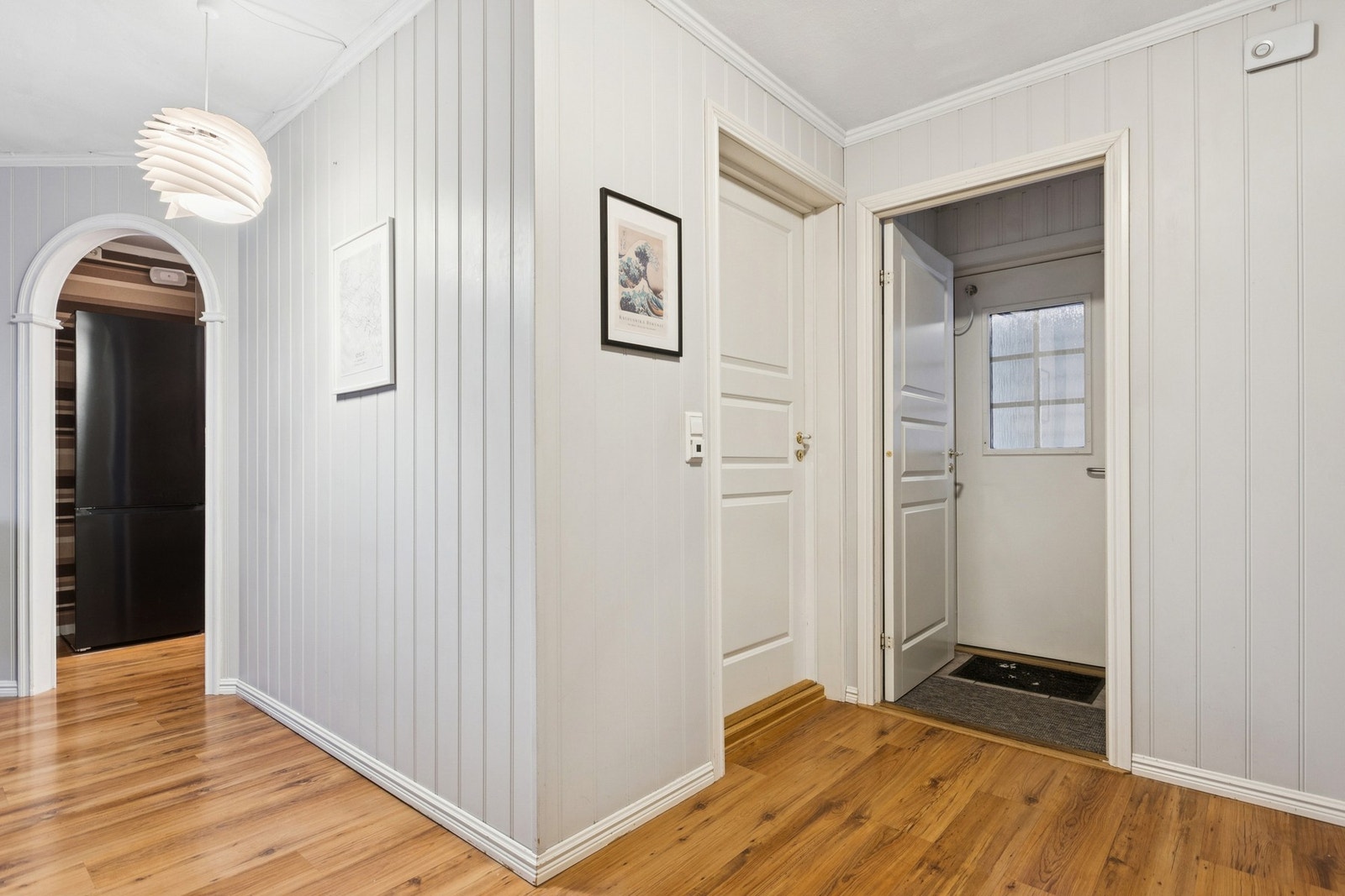 Mellomgang og entré. Galleribilde