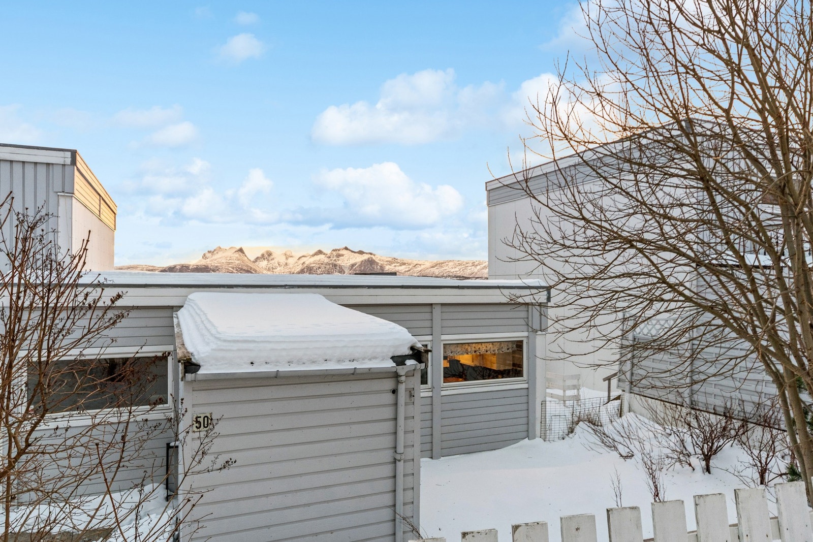 Galnåsmyra borettslag ligger ca. 8 km fra Bodø sentrum i et familievennlig område, med gangavstand til flere barnehager og skoler. Galleribilde
