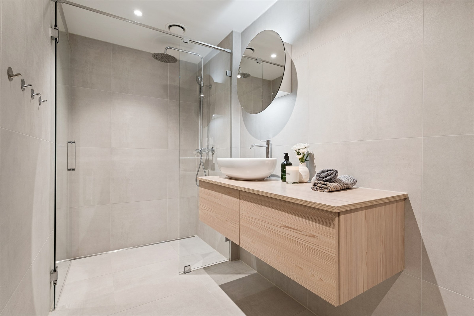 Baderom i 2. etasje som fremstår meget delikat. Galleribilde