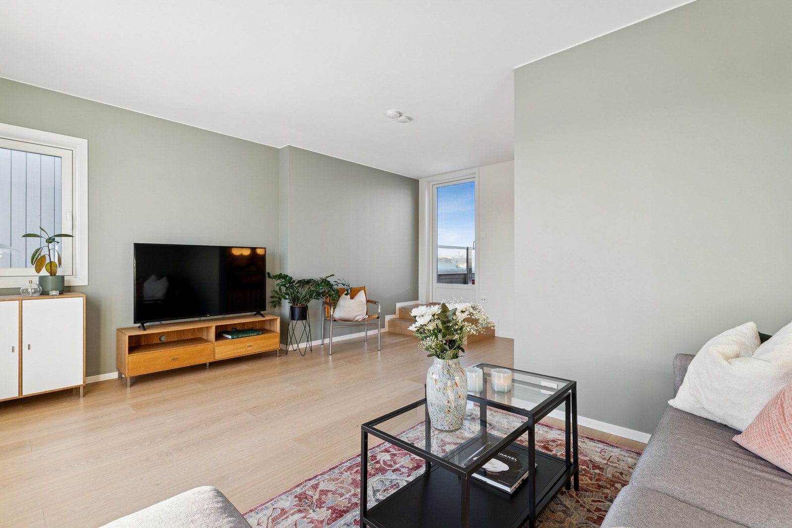 Stue i 3. etasje med utgang til terrasse. Galleribilde