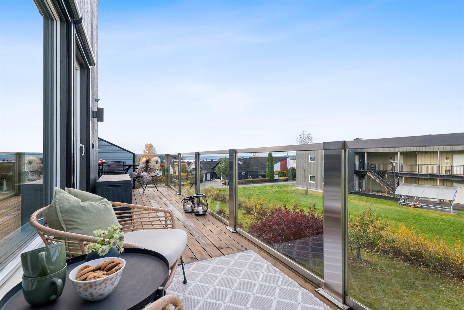 Balkong på 19 kvm med plass til blant annet spisebord, grill og annet ønskelig. Galleribilde