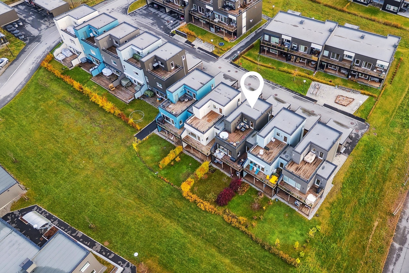 Området fremstår hyggelig, veldrevet og stille, med lite trafikk. Galleribilde