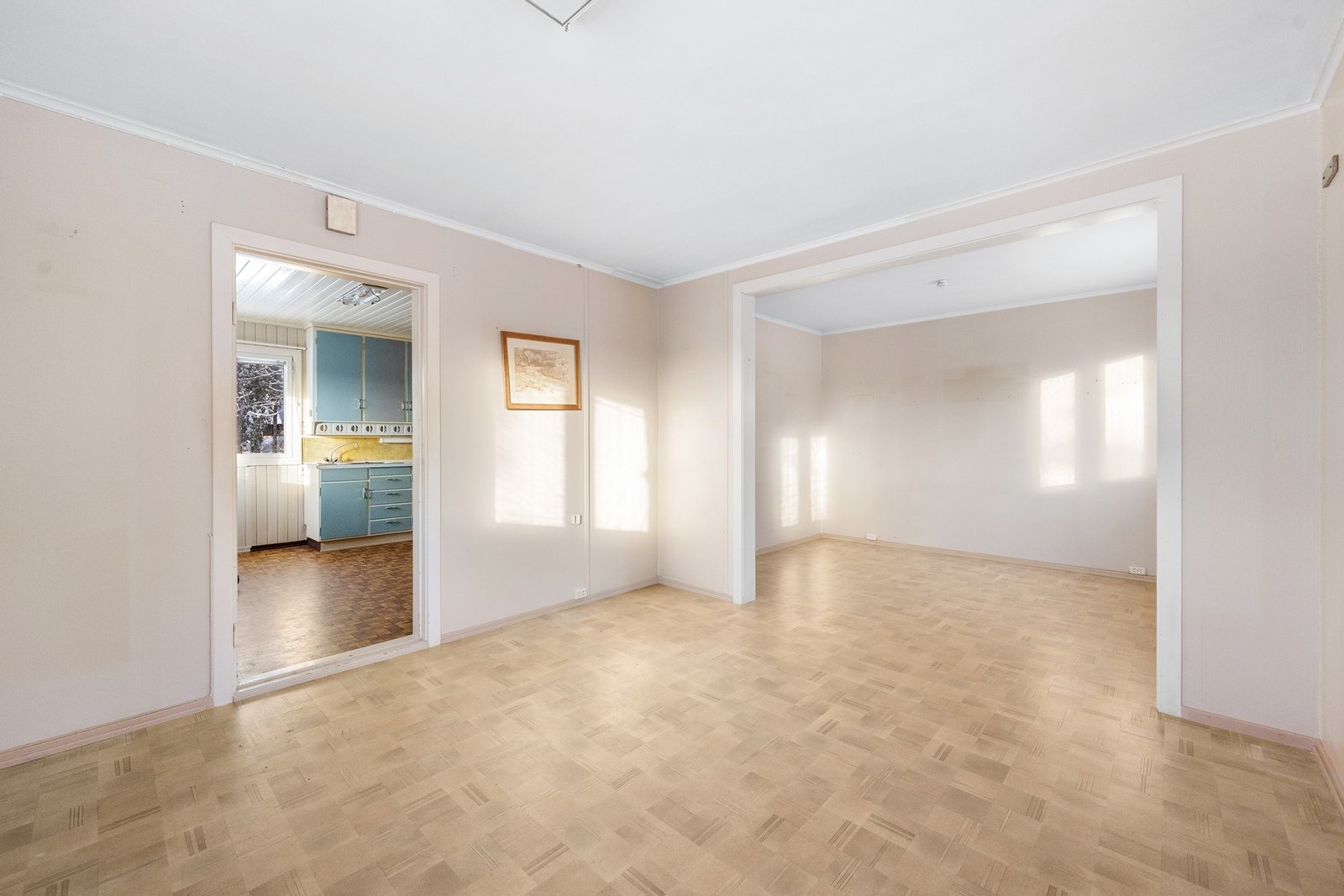 Romslig og lys spisestue/stue Galleribilde