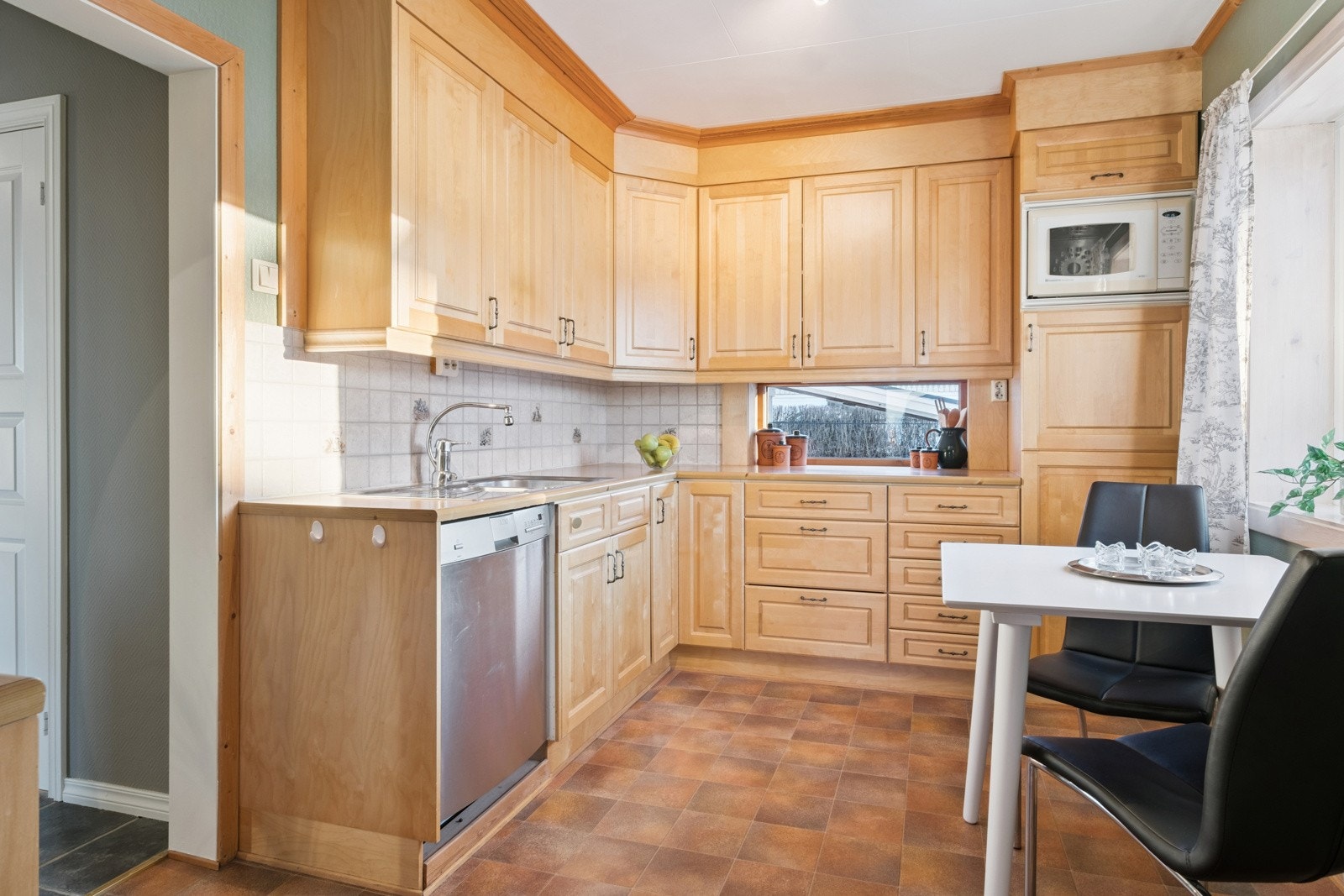 Separat kjøkken med adkomst via gang eller stue. Galleribilde