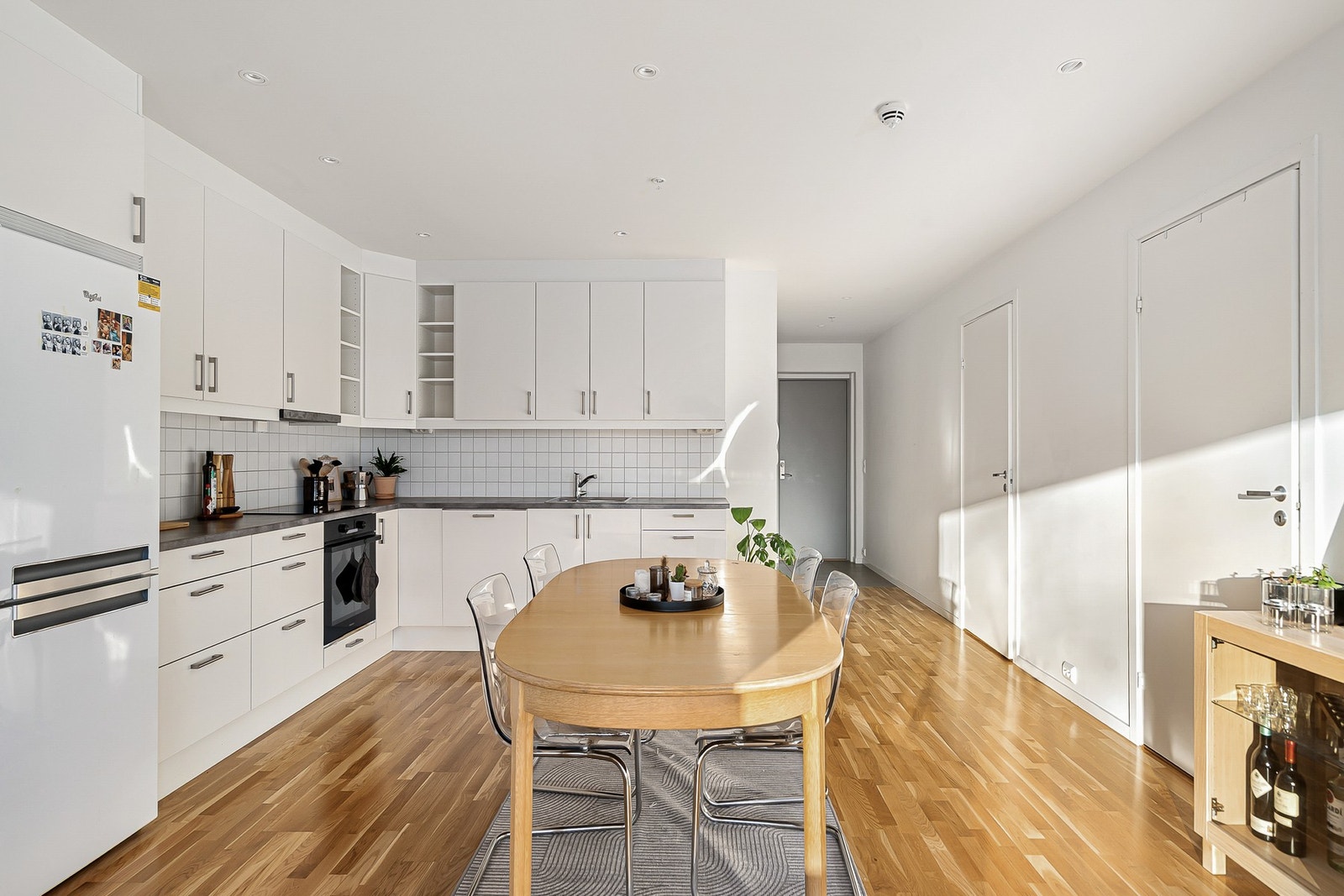 Plass til spisebord ved kjøkkenet Galleribilde