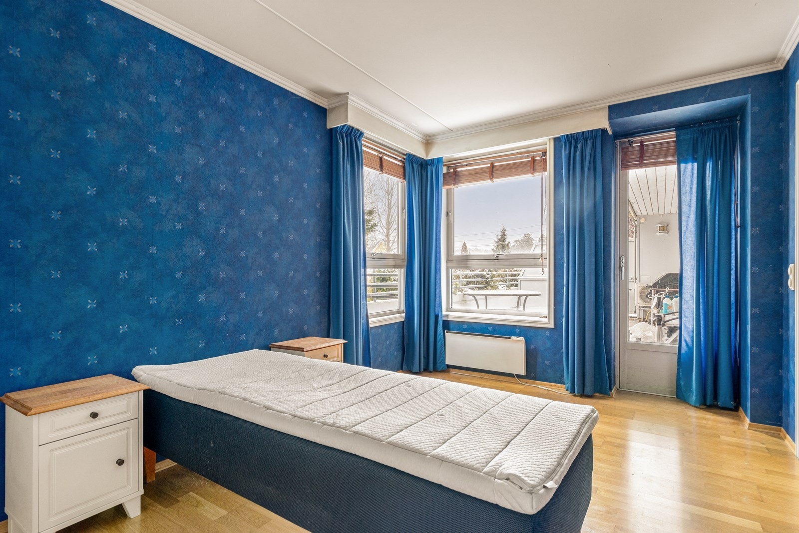 Hovedsoverom med utgang til terrasse Galleribilde