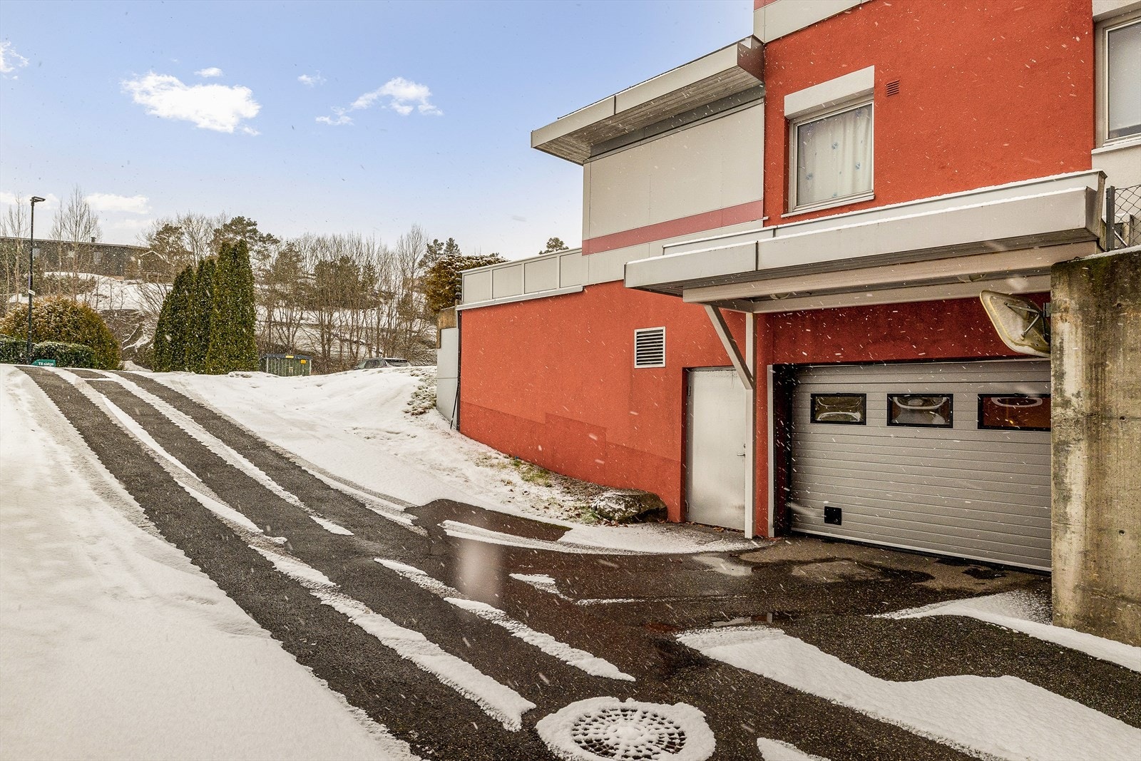 Nedkjøring til garasjen Galleribilde