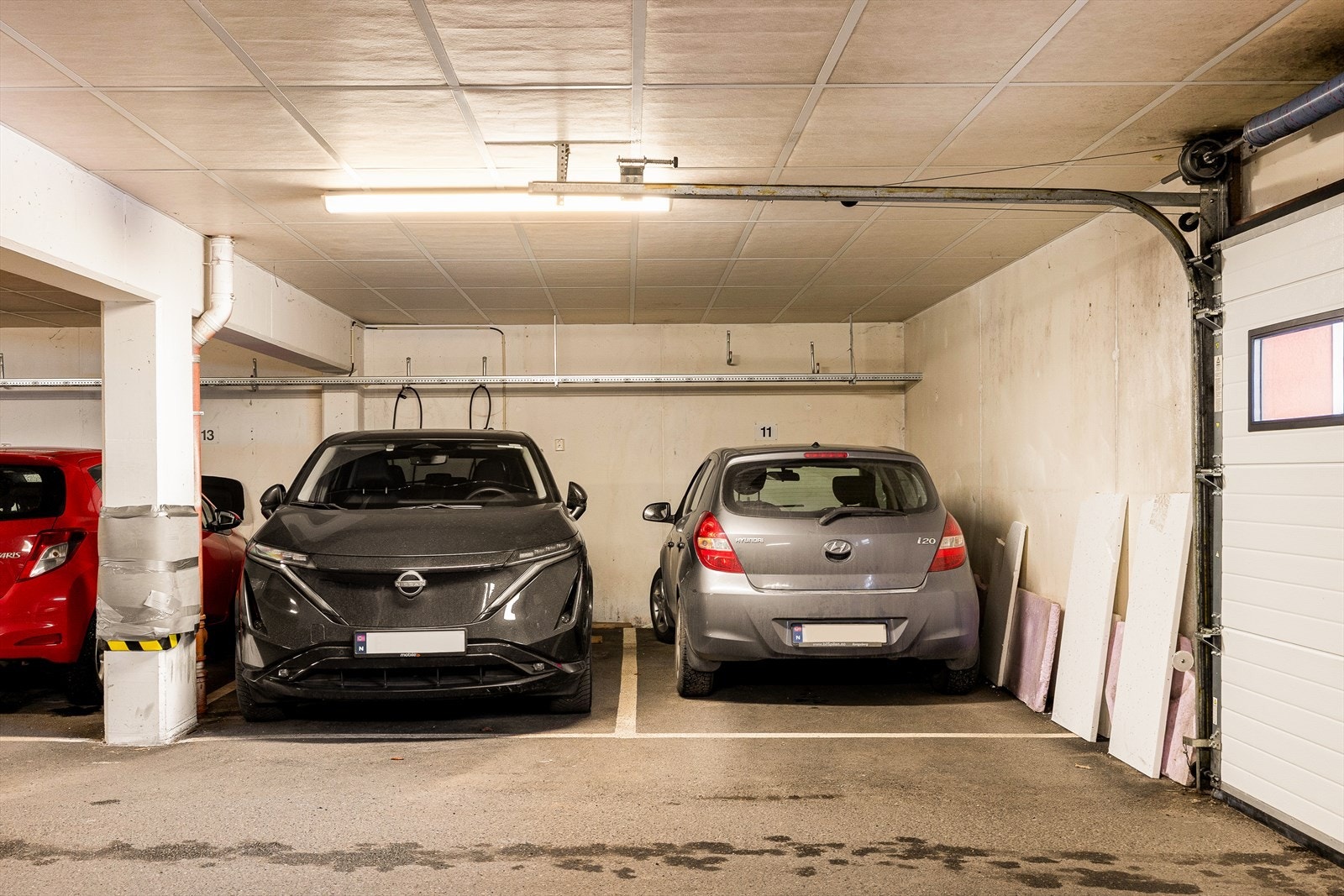 Garasjeplass, plassen til høyre Galleribilde