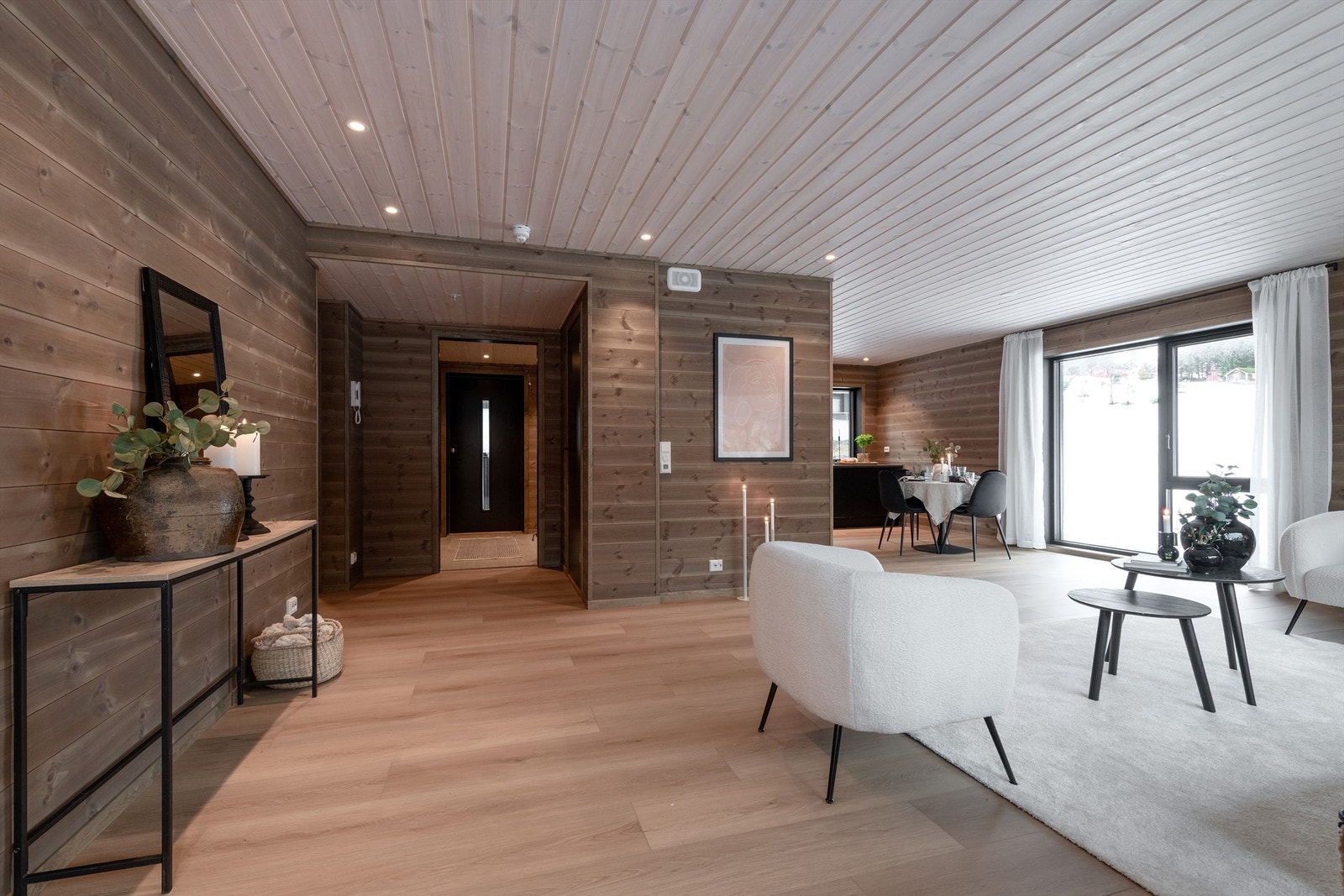 Fra stue mot gang/inngangsparti Galleribilde