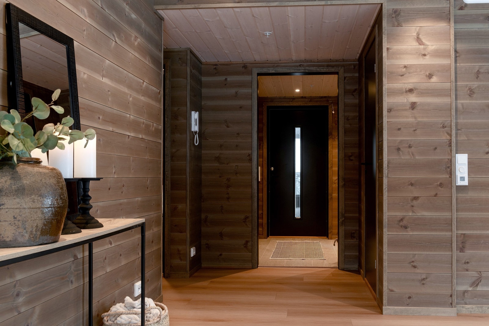 Fra gang mot entre/inngangsparti Galleribilde