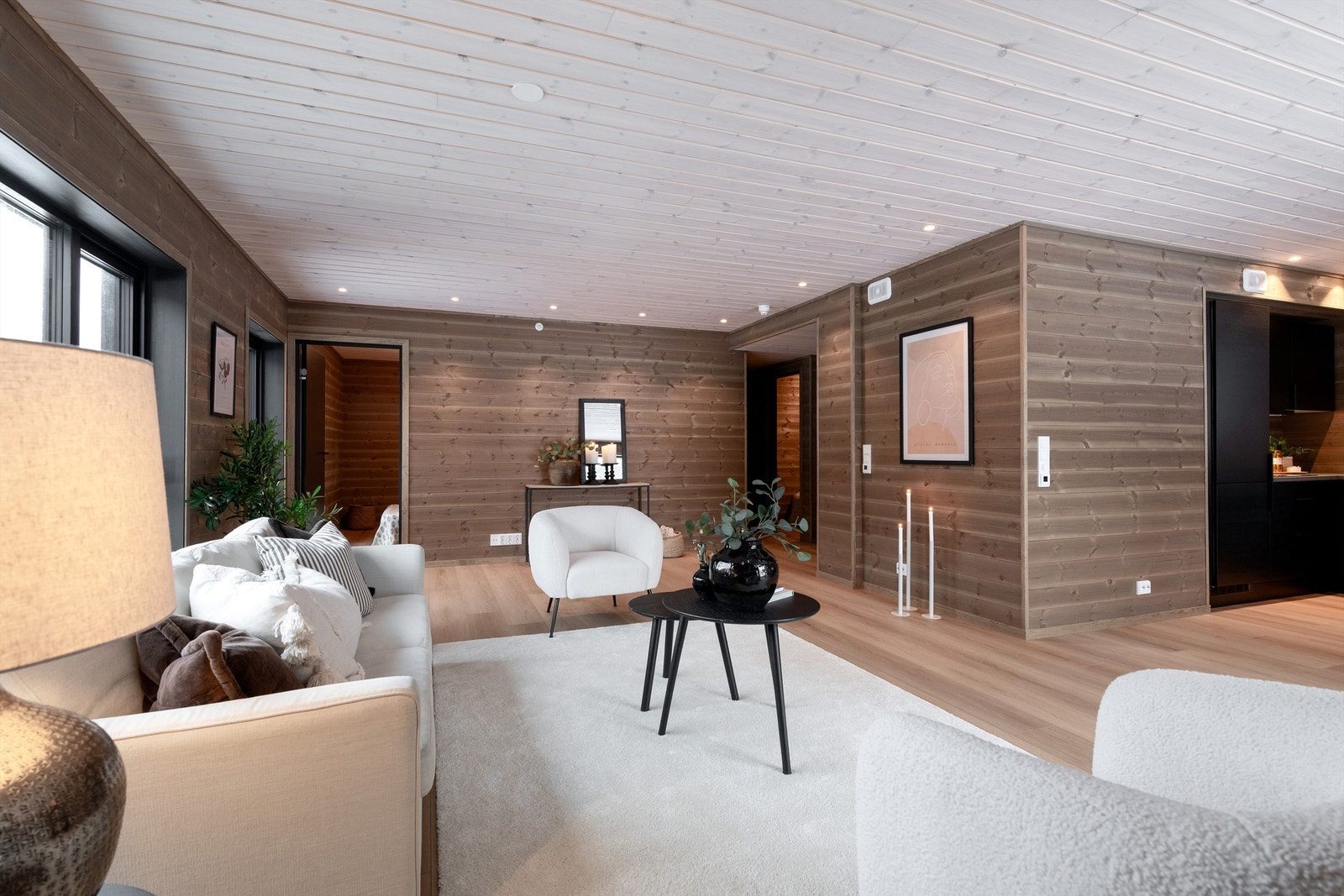 Fra stue/kjøkken mot gang og soverom Galleribilde