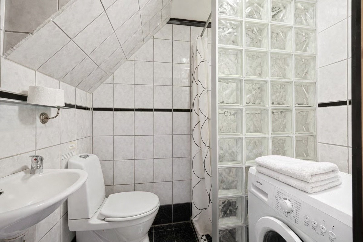 Bad 1 etg Galleribilde