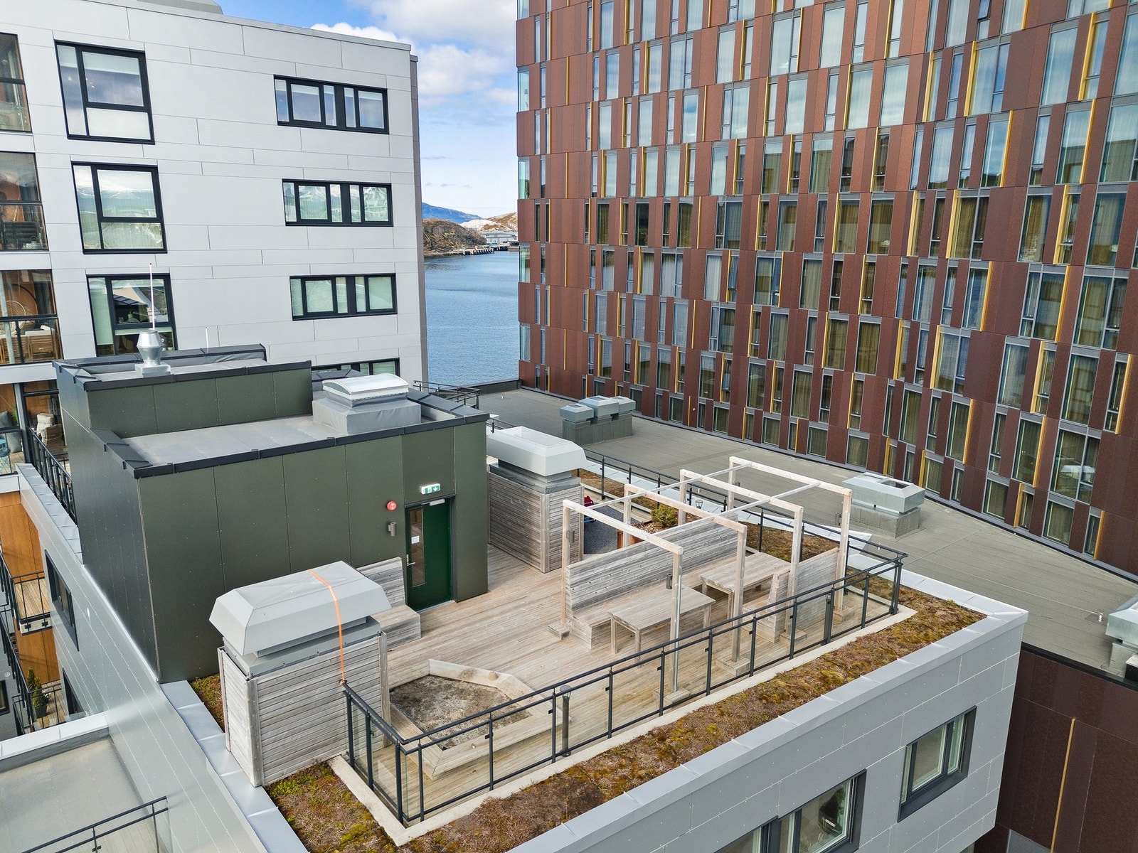 Takterrassen kan fritt benyttes av borettslagets beboere. Galleribilde