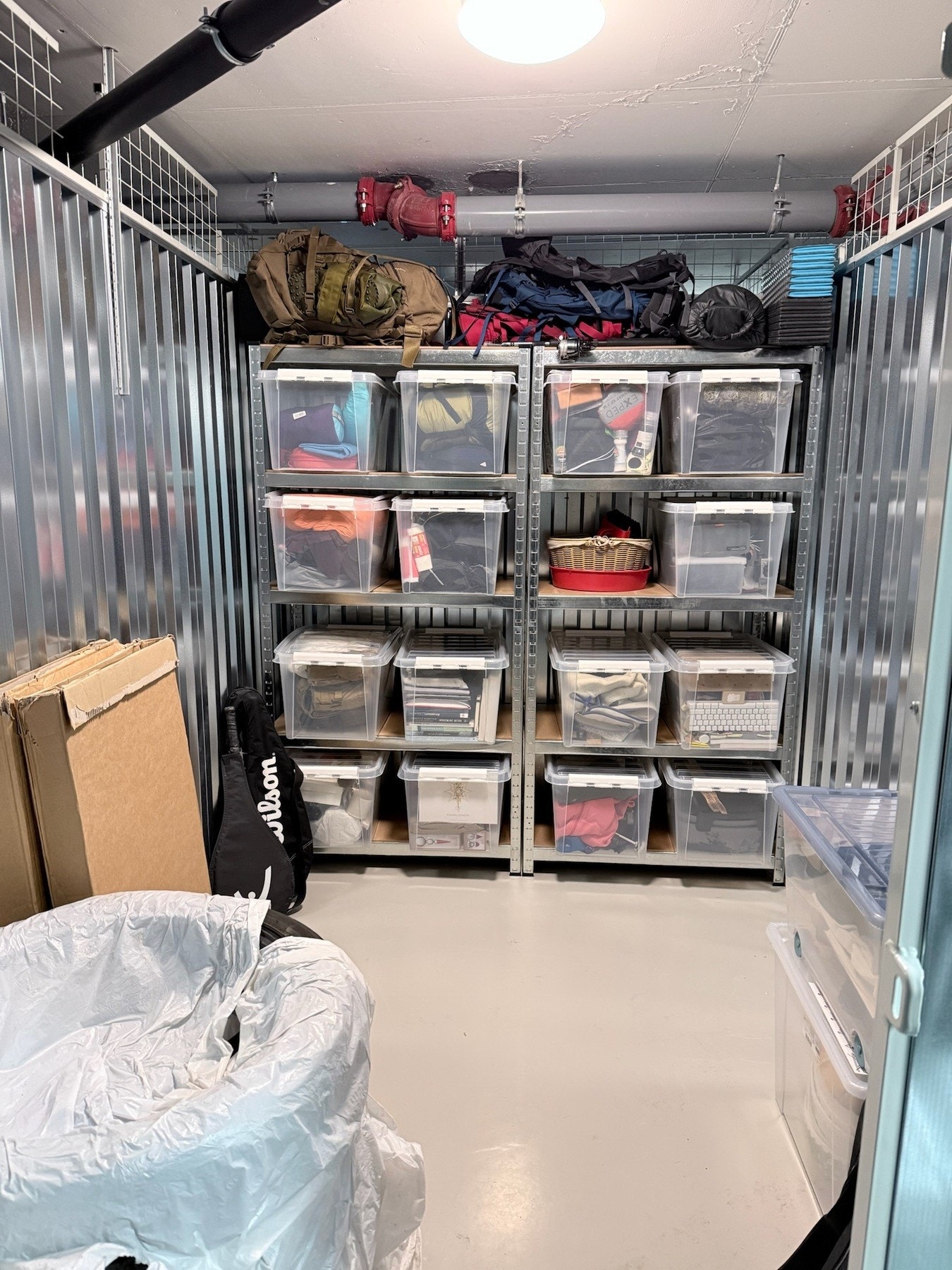 Bod i underetasje på 4 m² med plass til oppbevaring. Galleribilde