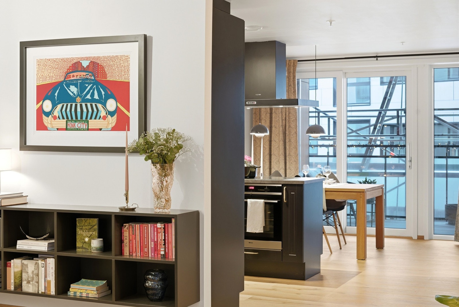 Spisestuen ligger i tilknytning kjøkkenet. Galleribilde