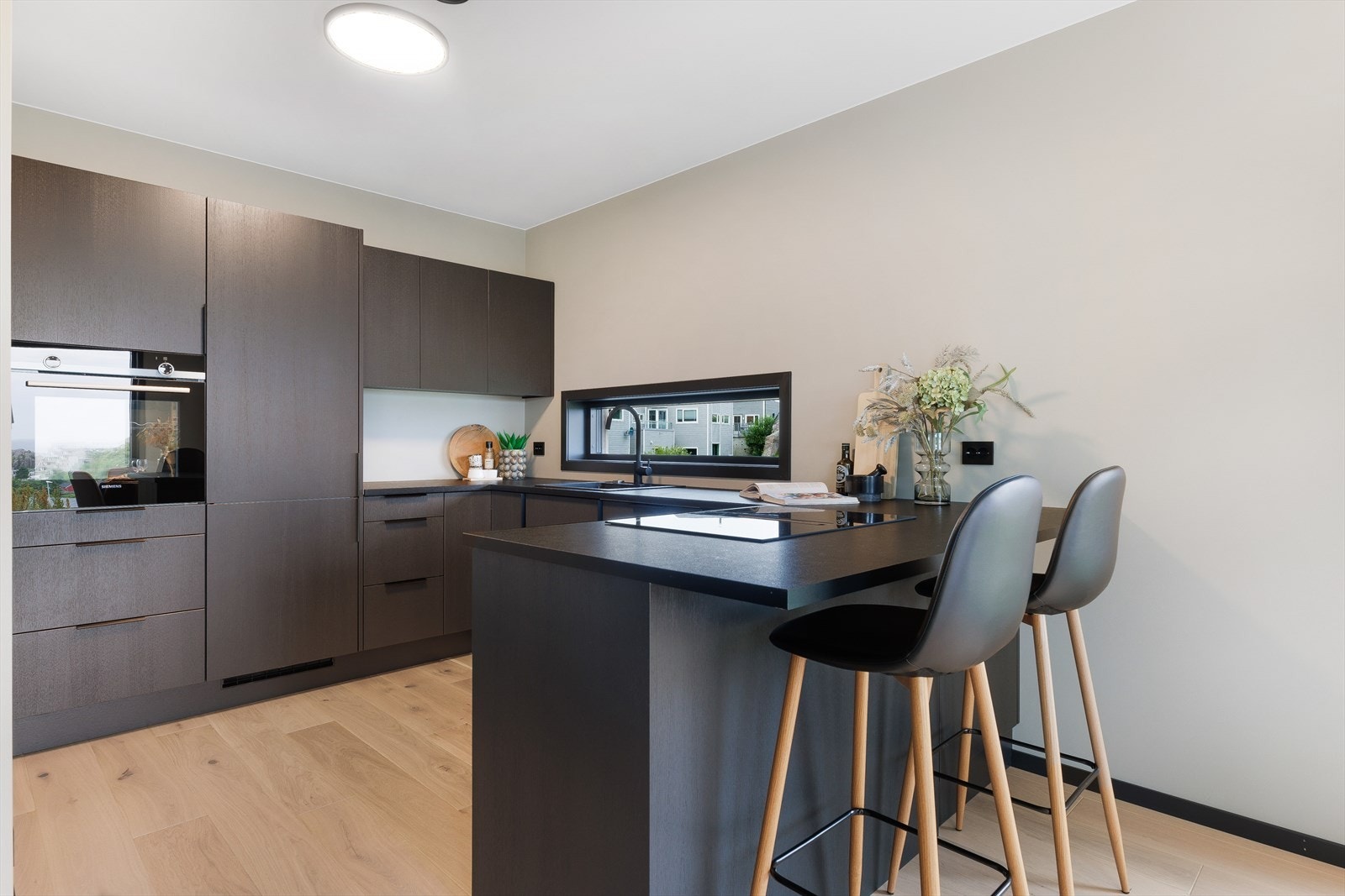 Kjøkkeninnredning fra Bjerkreim Trevarefabrikk Galleribilde