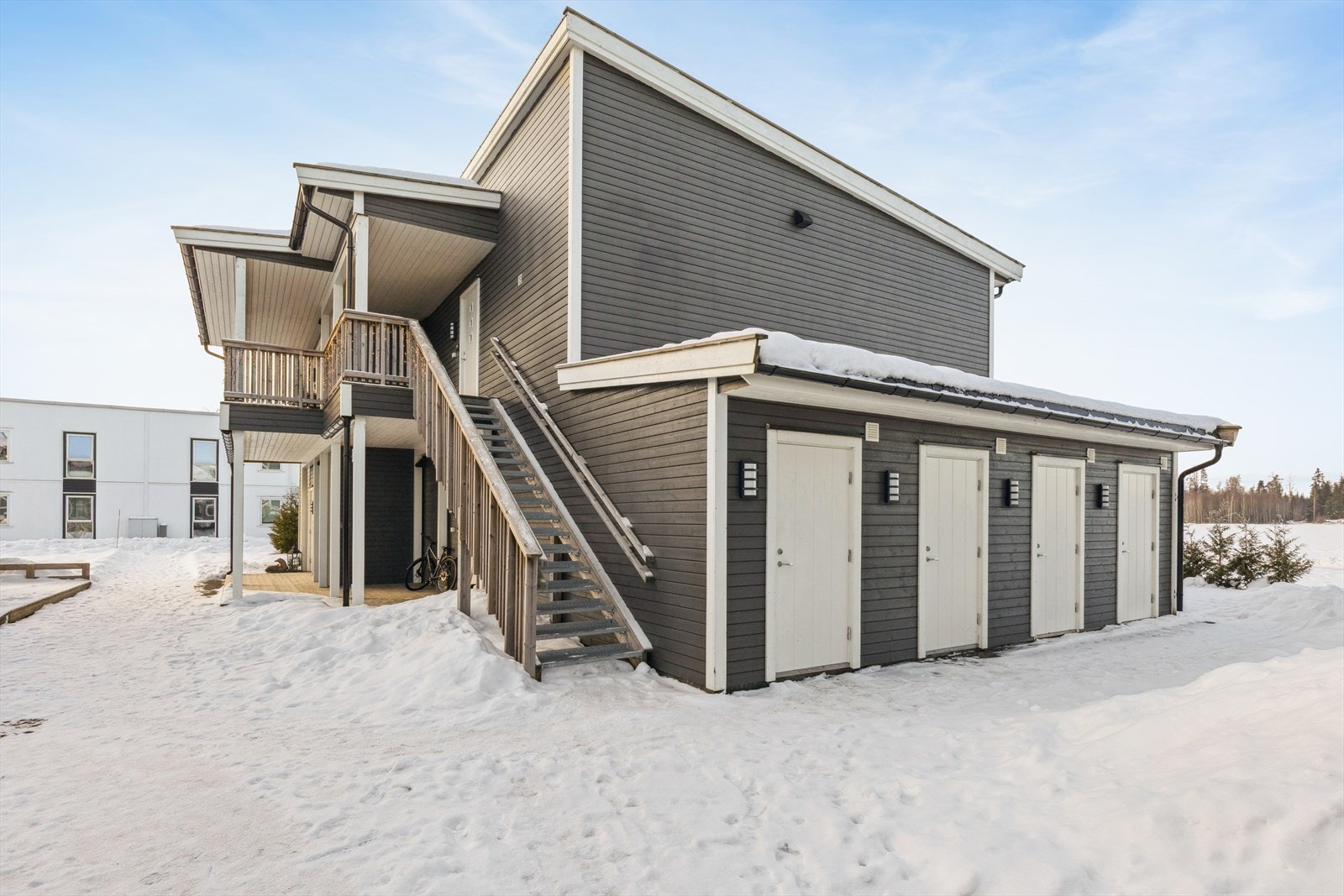 Med boligen følger også en sportsbod på 5 m2 i felles bodrekke. Galleribilde