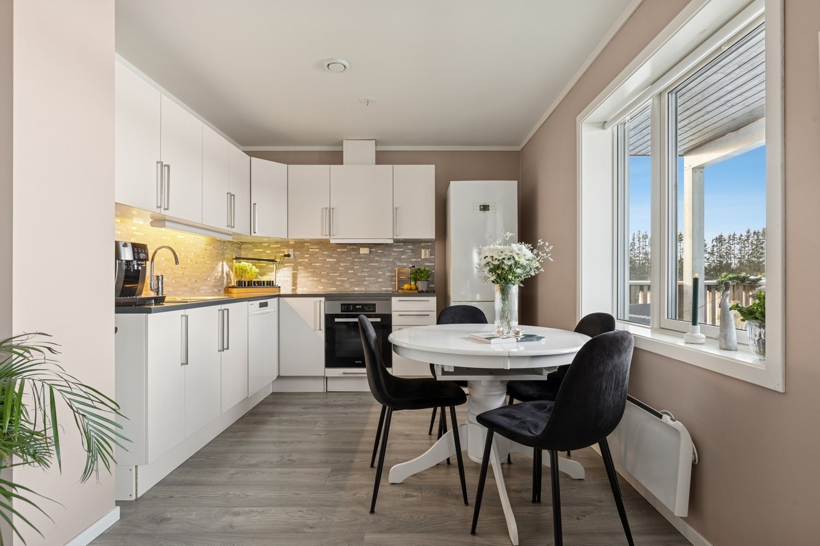 Her kan du enkelt plassere spisegruppen. Galleribilde