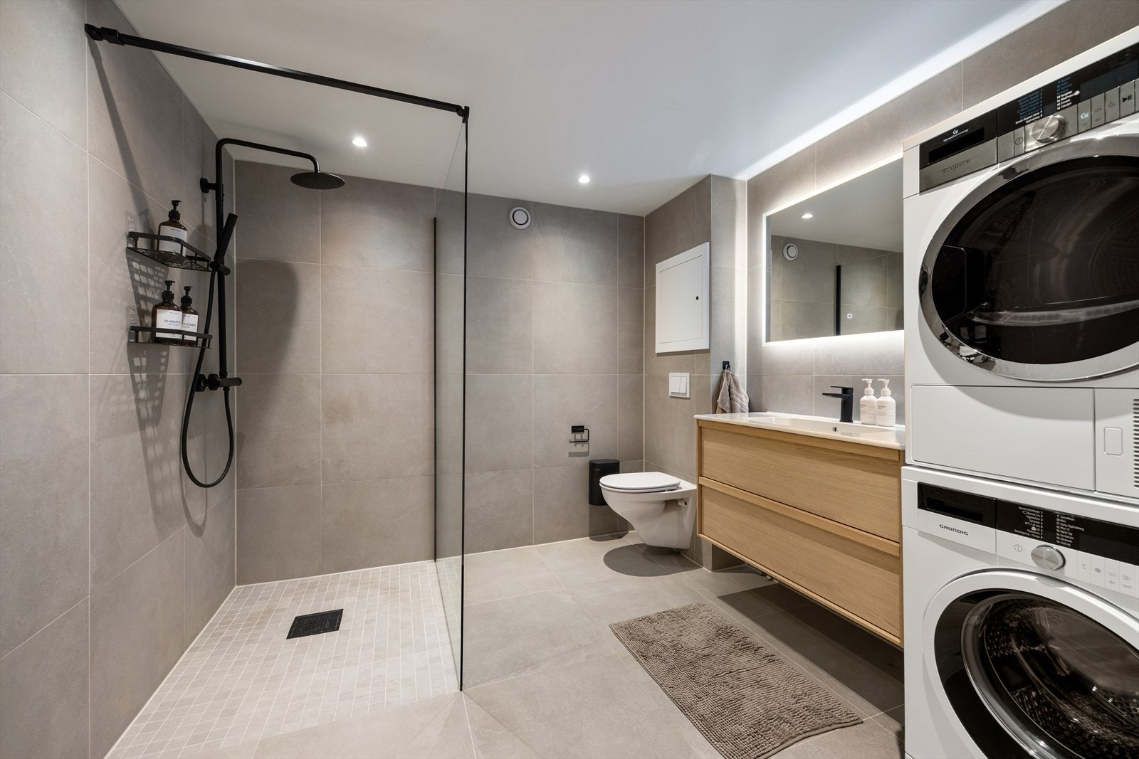 Baderommet ble pusset opp i 2018, og ytterligere oppgradert i 2022 Galleribilde