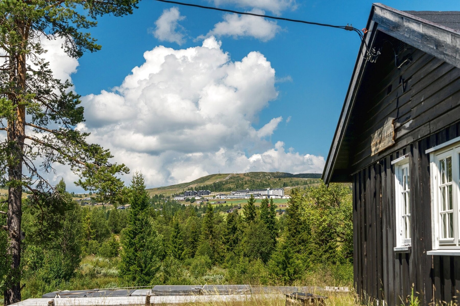 Utsikt mot Storefjell. Galleribilde