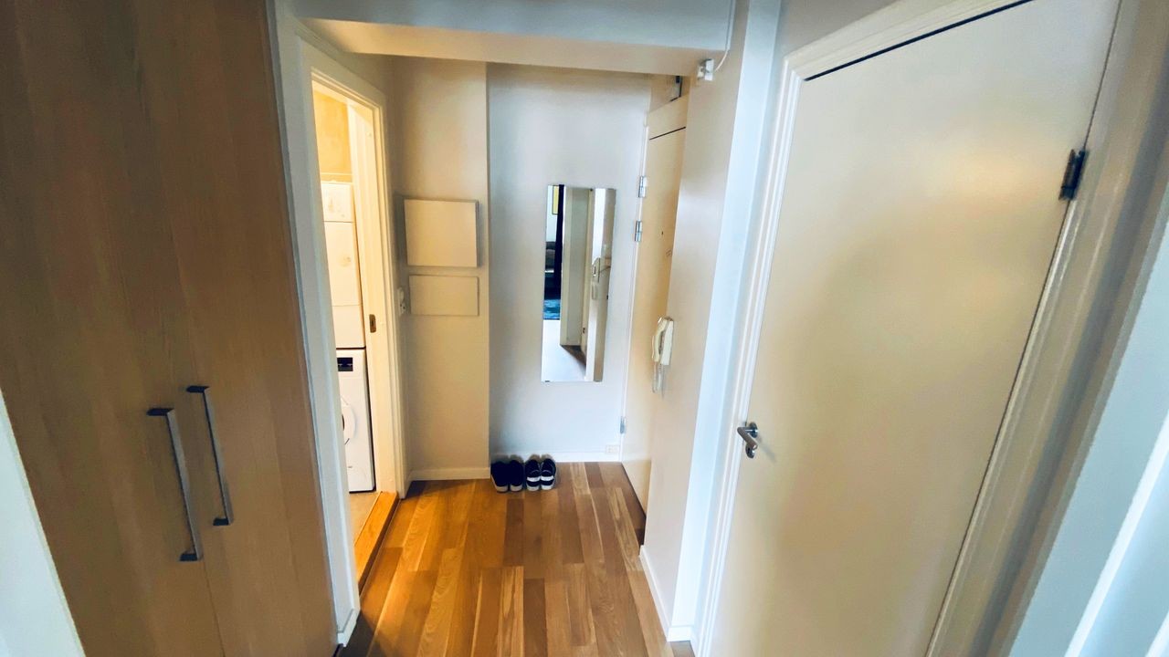 Gang/entré med garderobeløsning Galleribilde