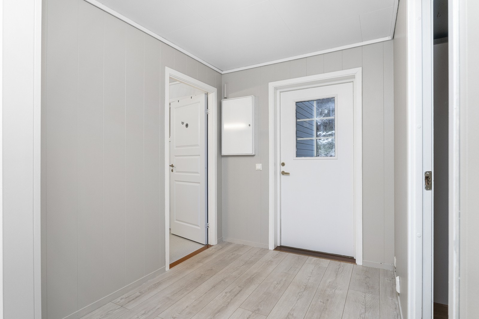 I entre er det god plass til å sette inn garderobeløsning om man ønsker. Galleribilde