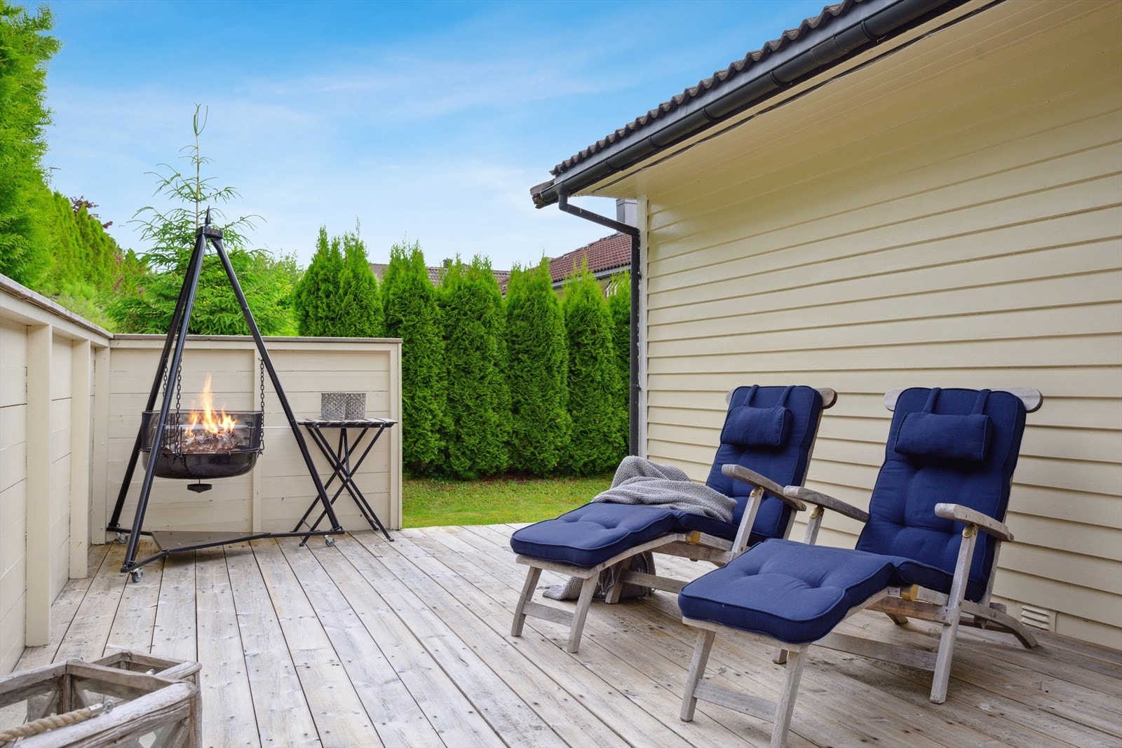 Terrasse på baksiden av huset Galleribilde