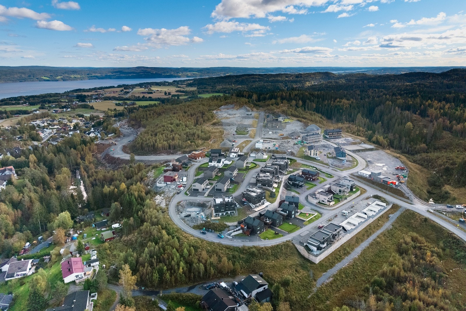 Marka omkranser nabolaget og gir fine muligheter for å være aktiv utendørs hele året. Galleribilde