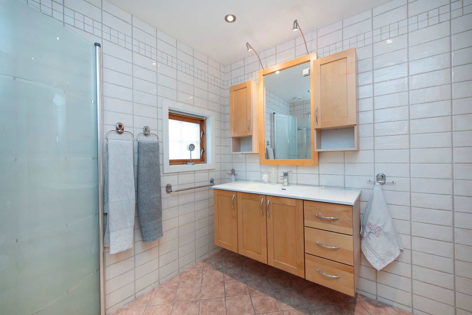 Varmekabler i gulv gir den lune varmen vi alle liker Galleribilde