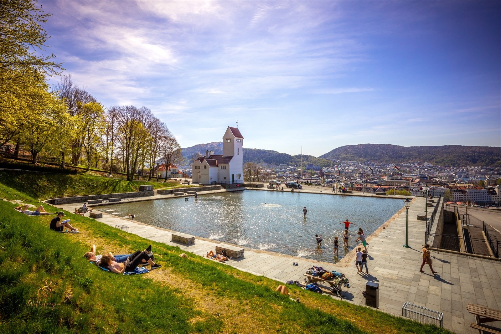 Om sommeren er området perfekt for deg som vil nyte solen og det pulserende folkelivet. Galleribilde