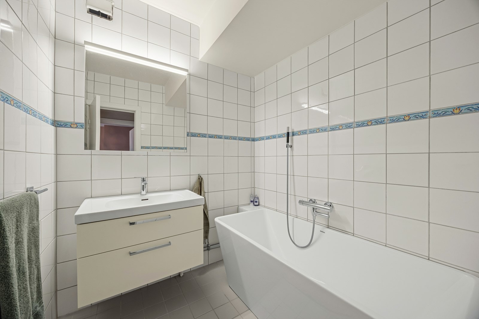 Baderom II - badekar og servantskap var nytt i 2020. Galleribilde