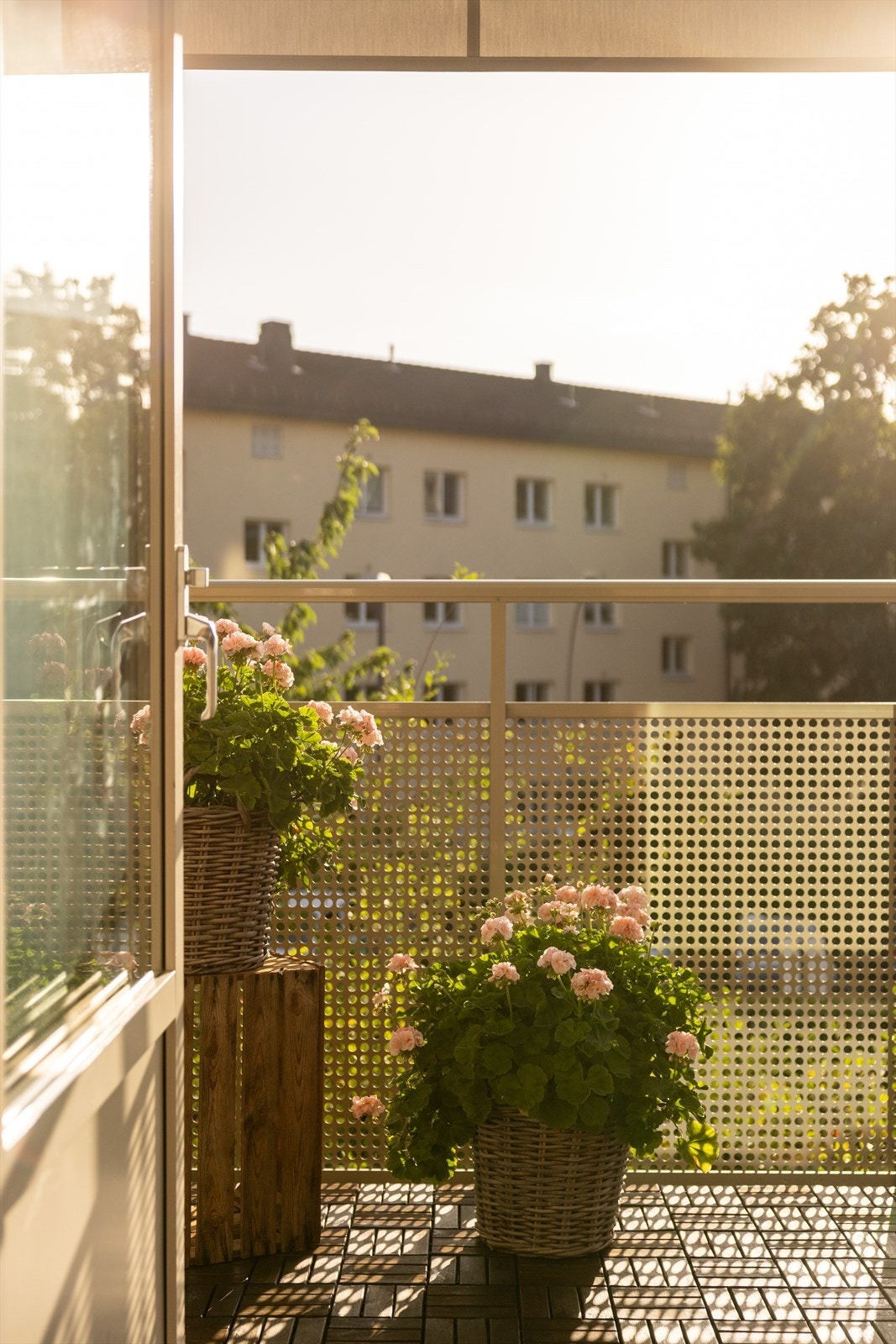 Fra stuen er det utgang til en vestvendt balkong. Galleribilde