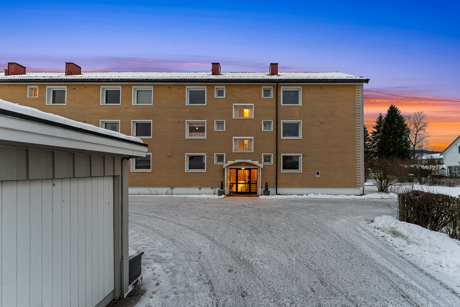 Inngangsparti. Galleribilde