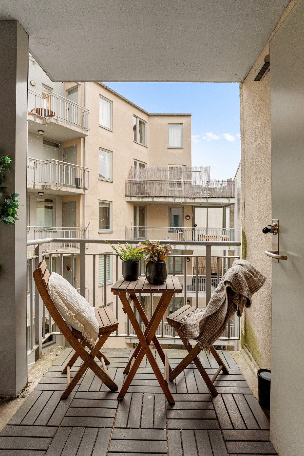 Fra stuen har du tilgang til en fransk balkong som gir et luftig preg på sommerstid. Galleribilde