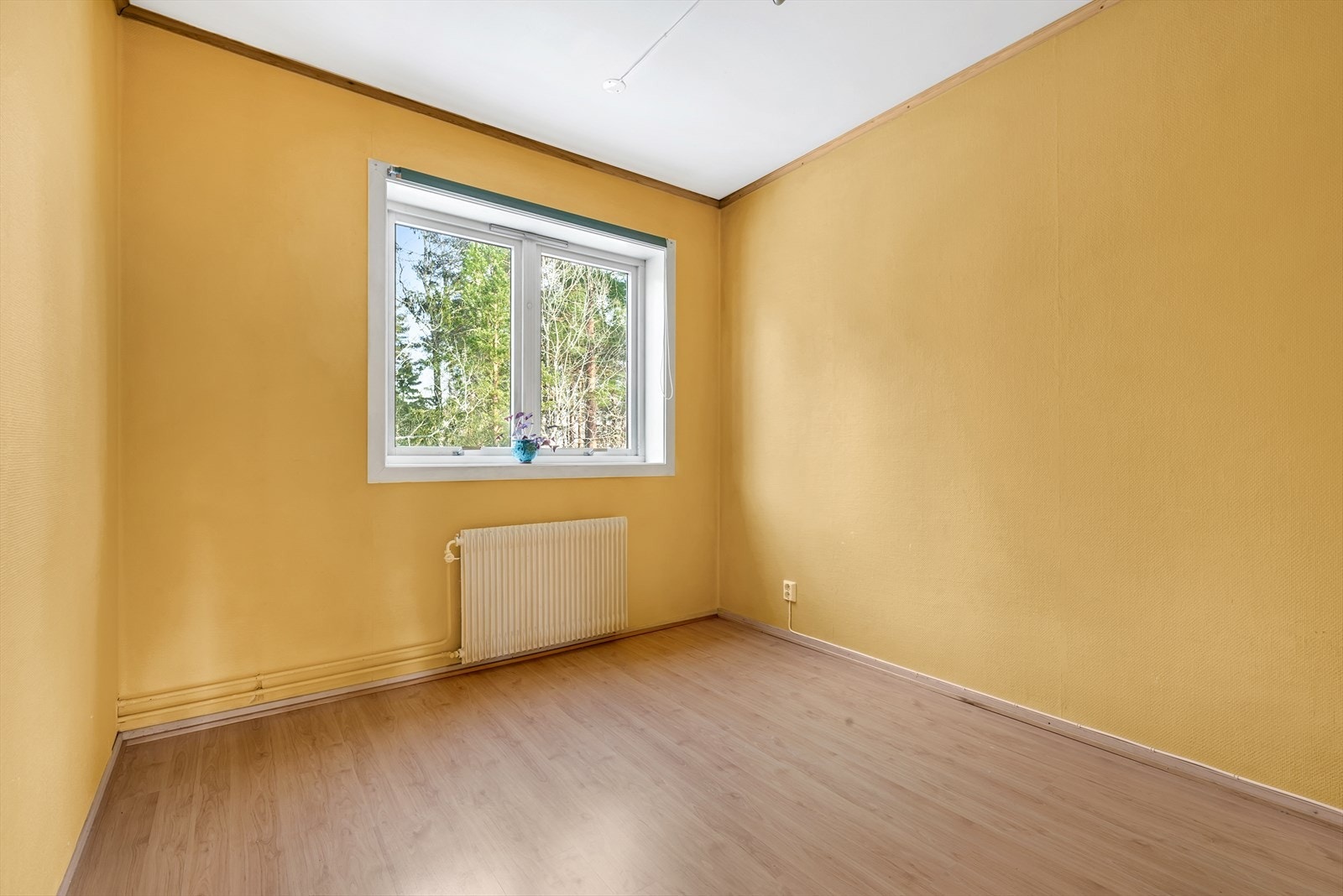 Soverommet har en god størrelse med plass til seng og oppbevaringsmøbler. Galleribilde