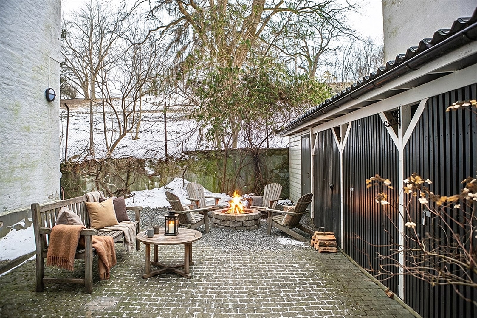 Bakgård - AI generert Galleribilde