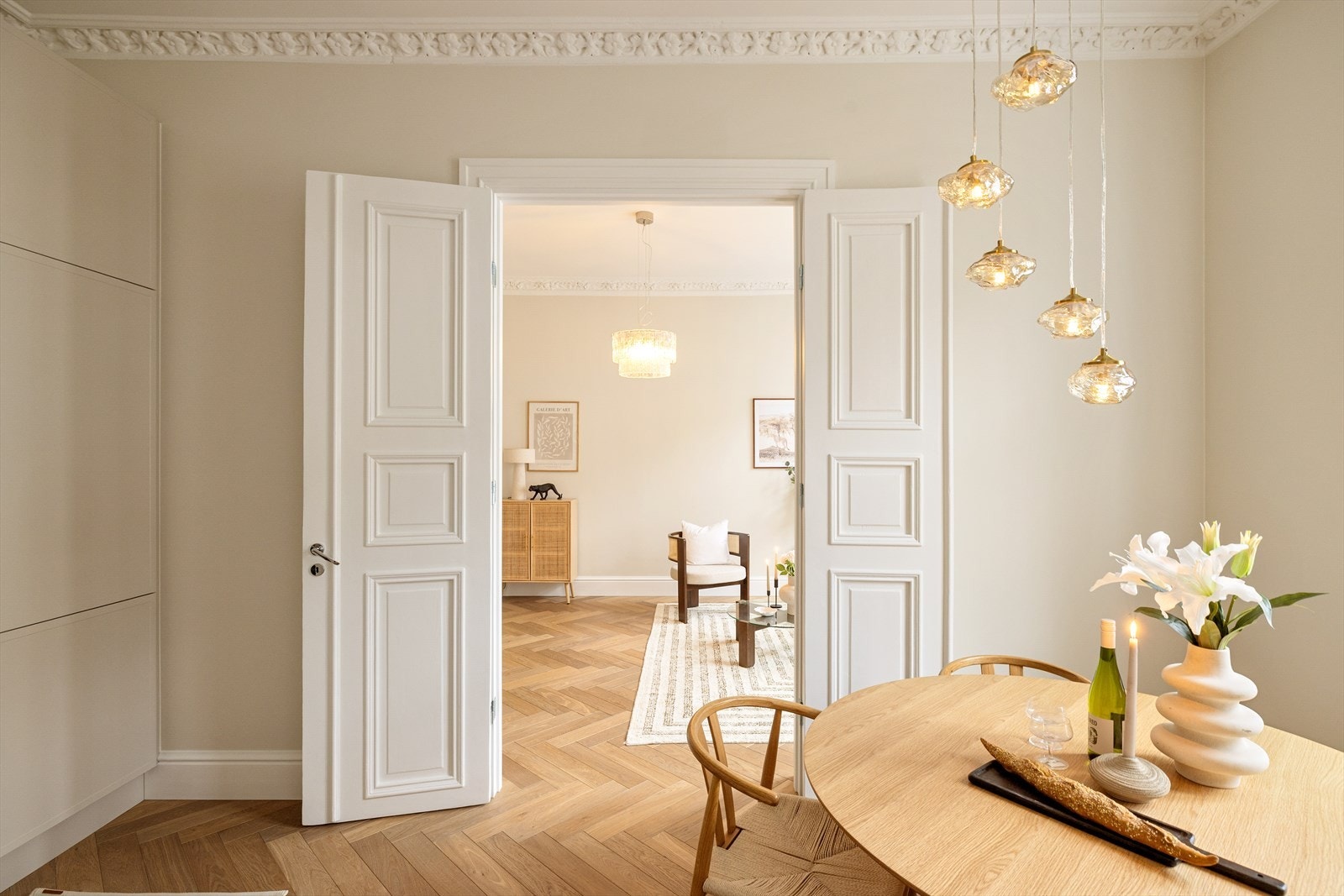 Lekre, doble fløydører. Galleribilde