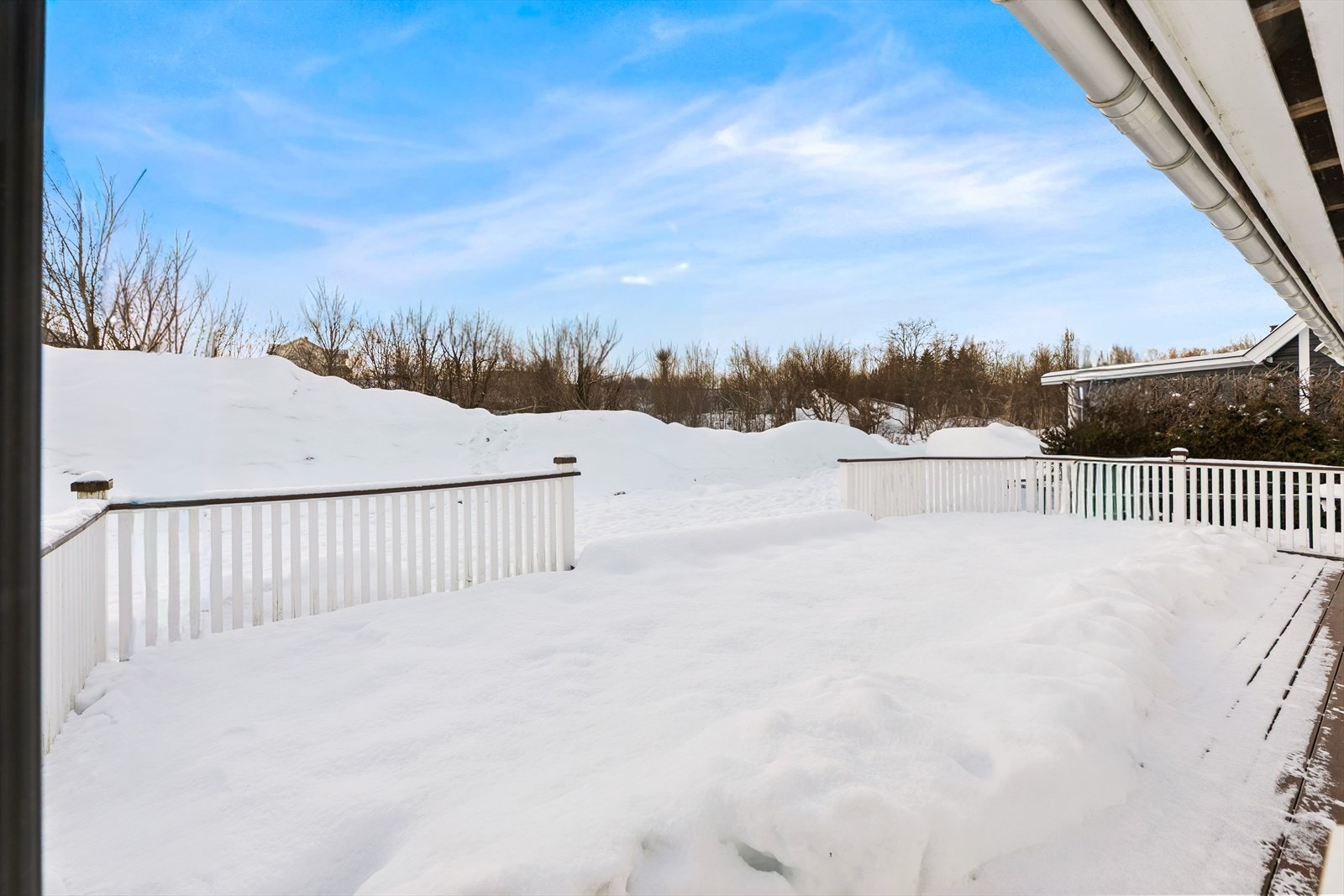 Meget skjermet og fint uteområde. Terrasse på 37 kvm. Galleribilde