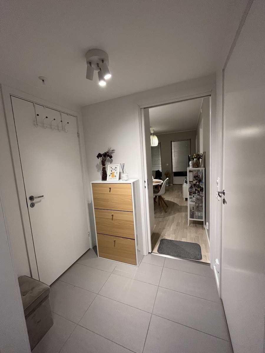 Flislagt gang Galleribilde