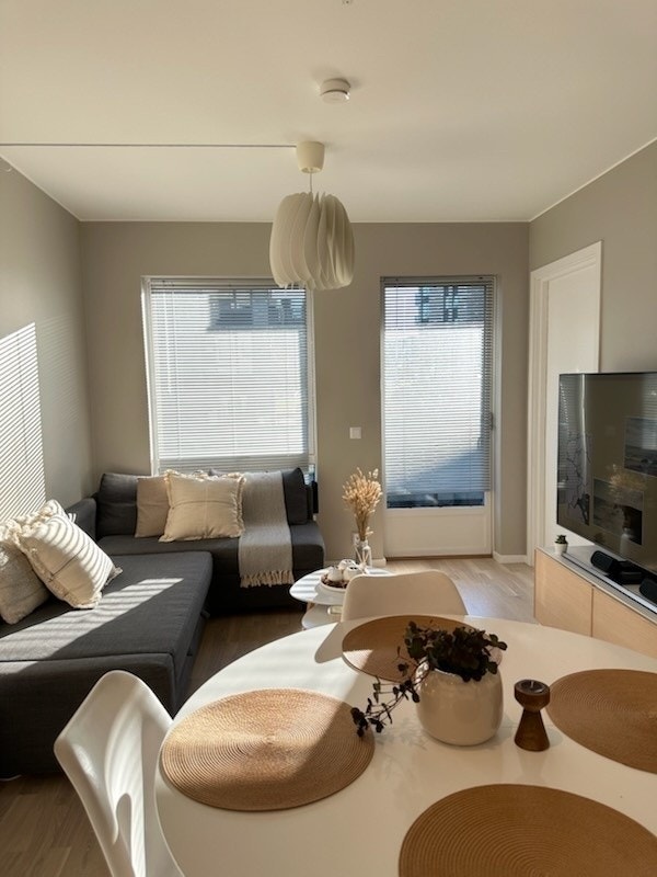 Leilighet har sørvendt beliggenhet med masse lysinnslipp Galleribilde