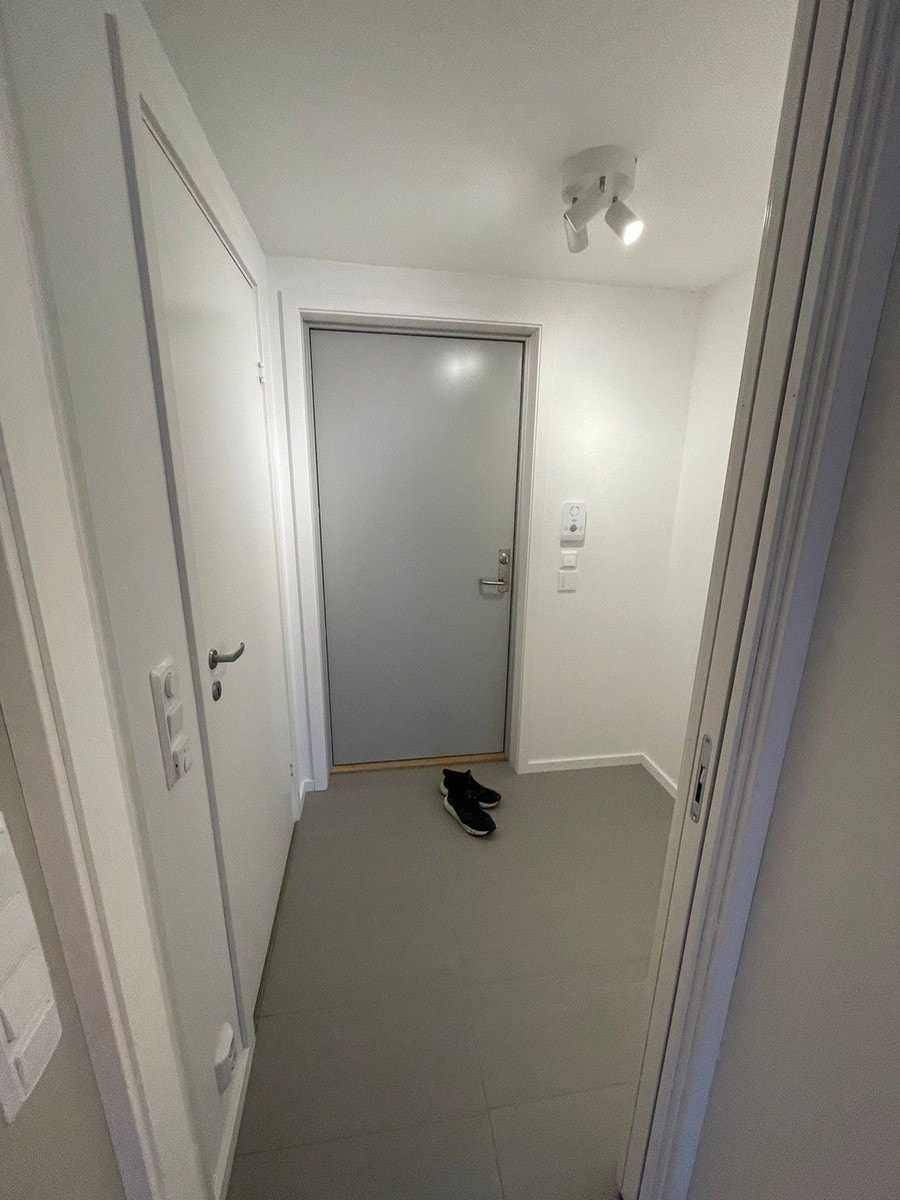 Flislagt gang Galleribilde