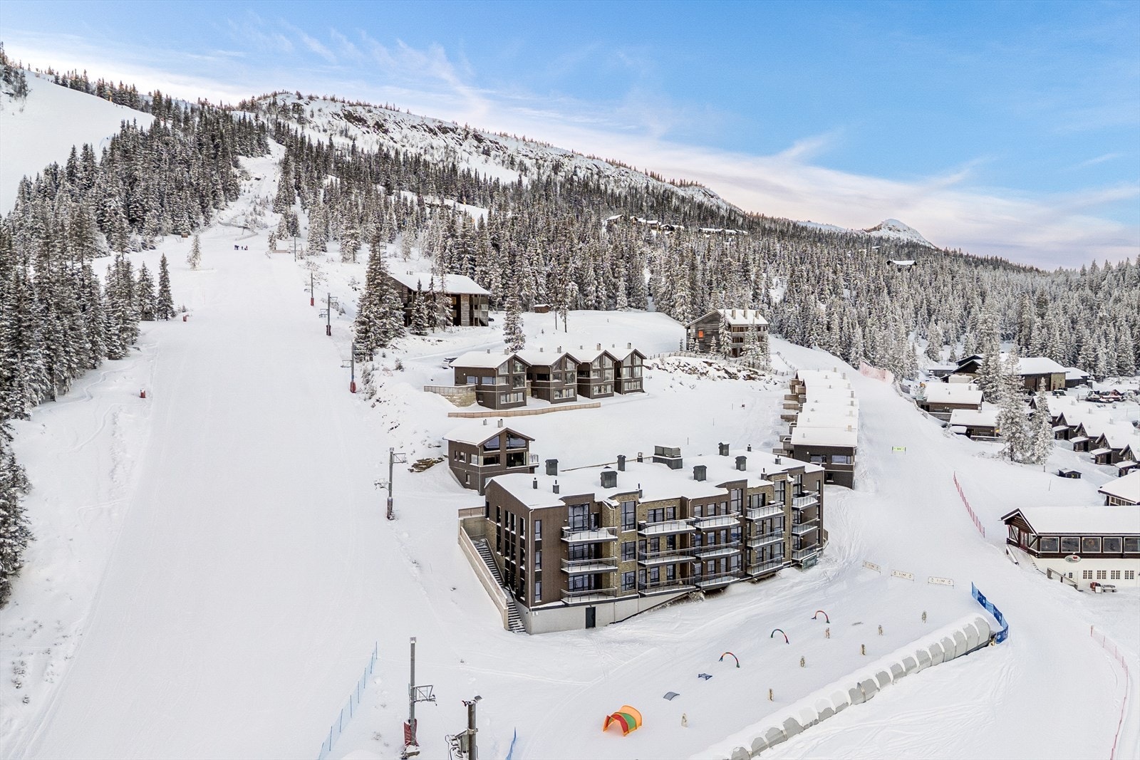 I tilknytning til alpinanlegget finnes det cirka 600 km med langrennsløyper. Galleribilde