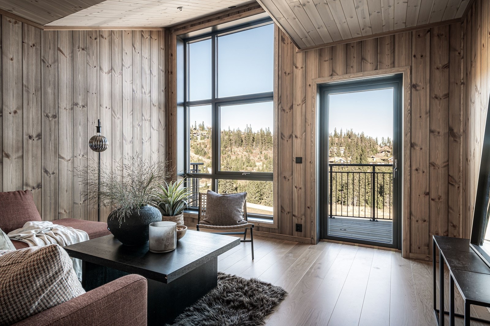 I tillegg har leiligheten en praktisk ekstra TV-stue med adkomst til balkong nr. 2. Rommet kan også innredet som et 4. soverom om man ønsker. Galleribilde