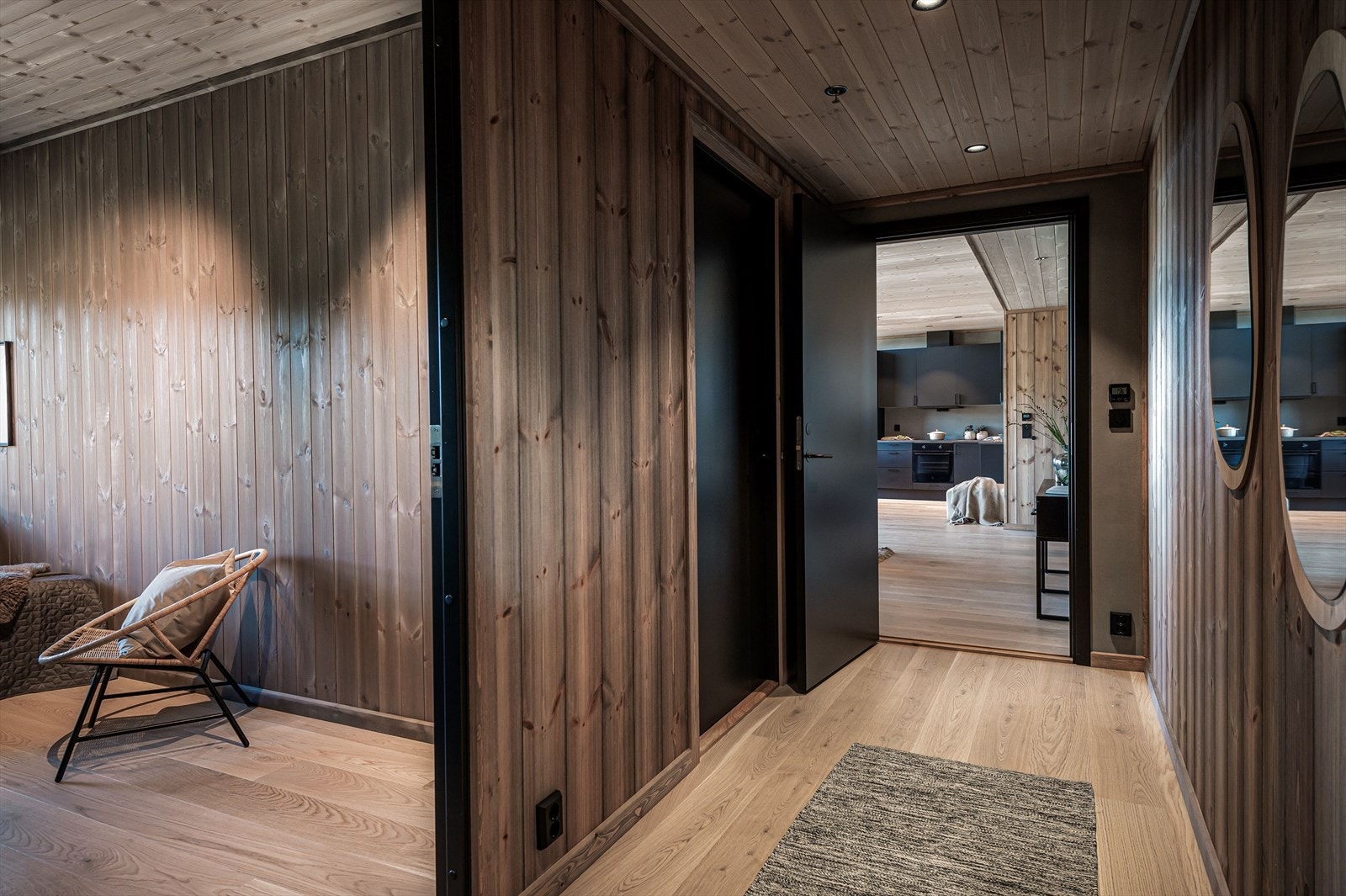 Videre byr leiligheten på 3 soverom. Galleribilde